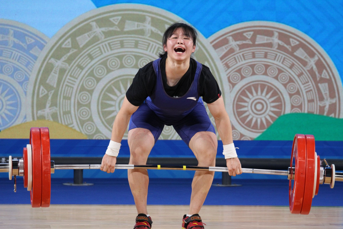 学青会 | 举重女子64公斤级李霜超世界青年纪录夺冠|青年纪录|举重
