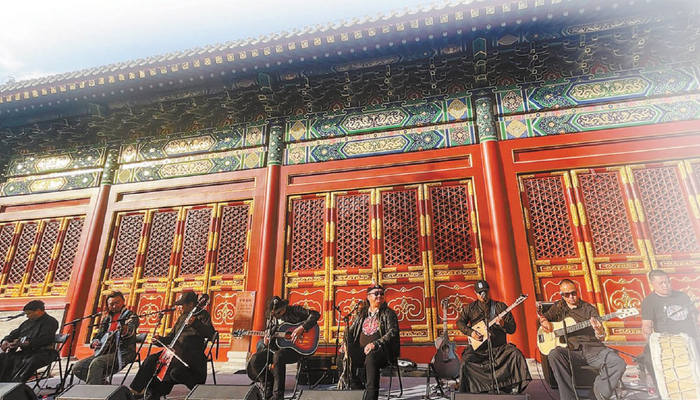 杭盖乐队走进白塔寺演出