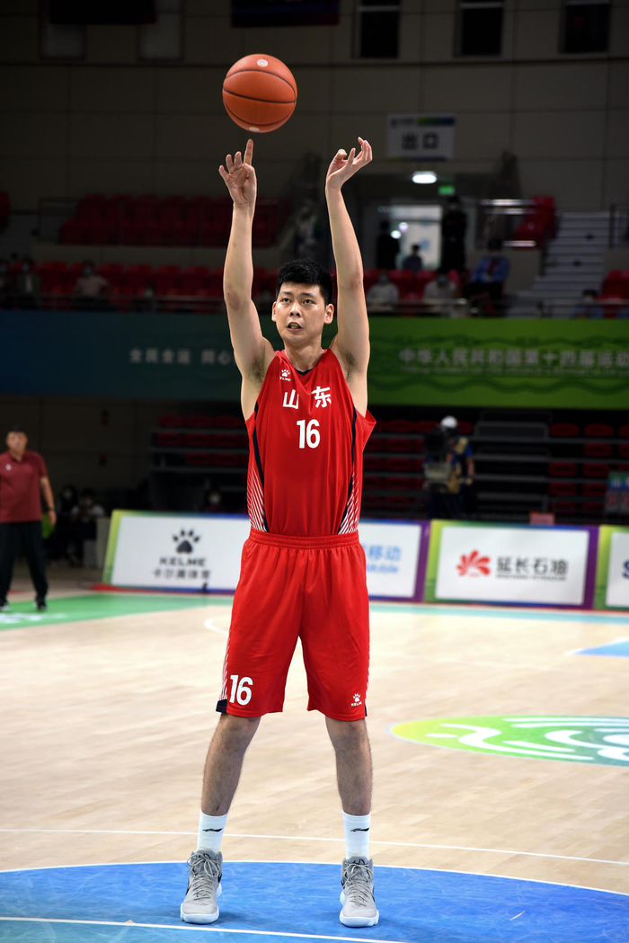 主帅莫科下课四川男篮新赛季未尝一胜cba唯一的全华班教练组背锅