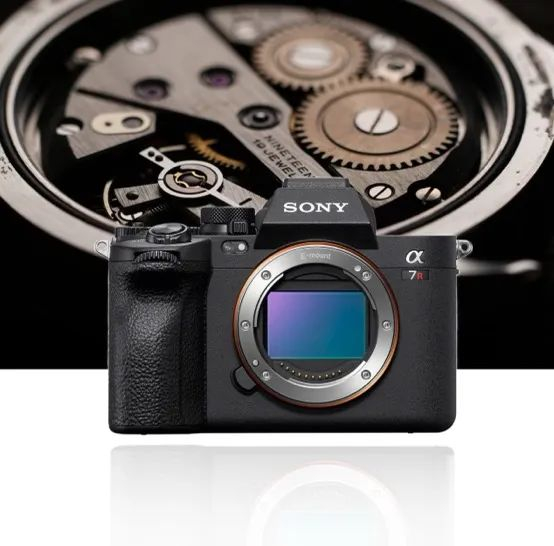 的新一代双影像全画幅微单相机,采用约6100万像素全画幅背照式exmorr