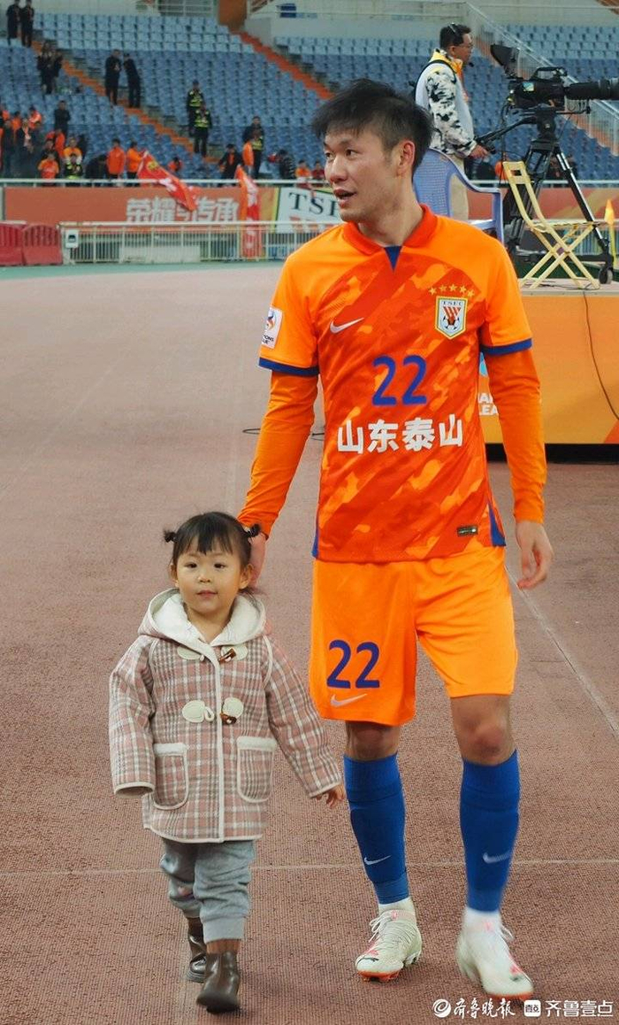 11月7日晚,济南奥体中心,山东泰山队再度3:1大胜仁川联队.