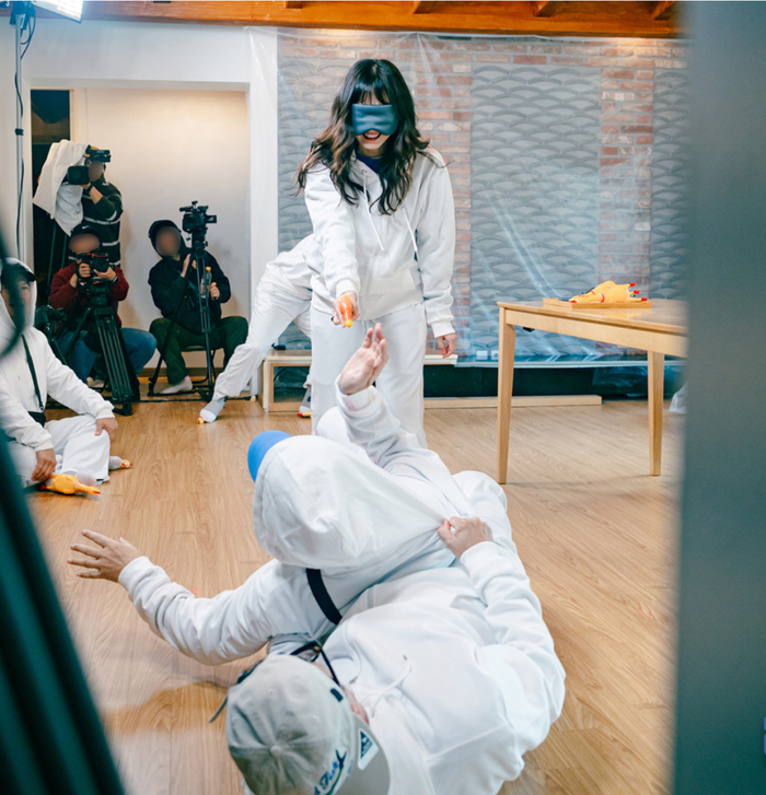 宋智孝更新合照!rm拍摄幕后图!|宋智孝|签约|拍摄_新浪新闻