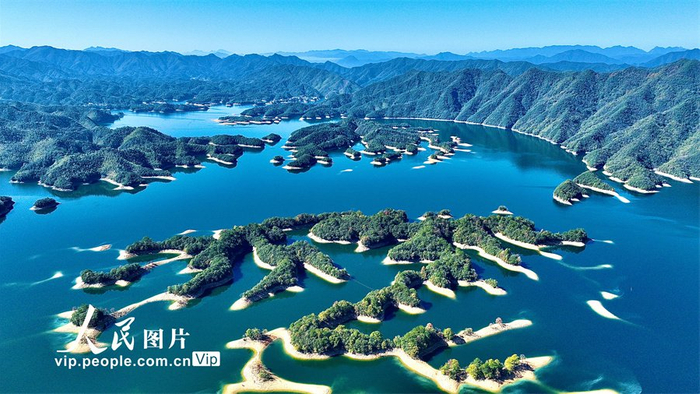 安徽黄山:太平湖秋色美