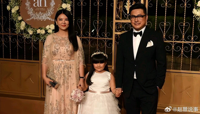 李湘一家为何现身香港?|王诗龄|李湘|香港_新浪新闻