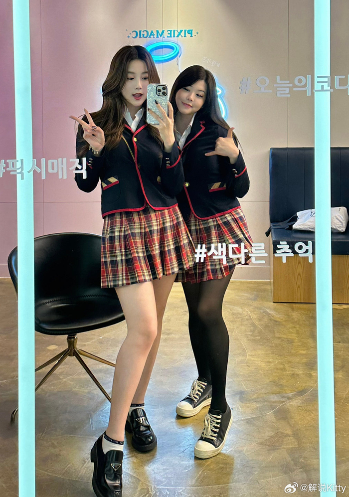 黑白混搭~解说kitty分享与mayumi合照:老婆贴贴|mayumi|英雄联盟_新浪