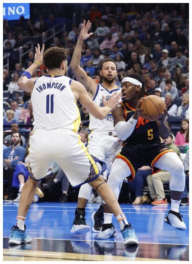 格林暴怒肘击2万人,保罗1分13助攻奇迹上演|勇士|库里|保罗_新浪新闻