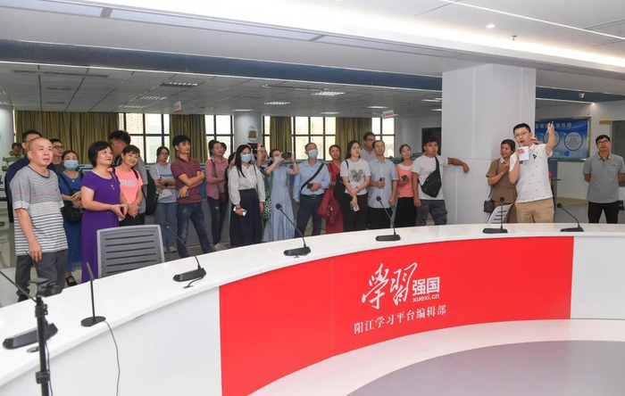 报社开放日带你沉浸式体验记者编辑的工作日常