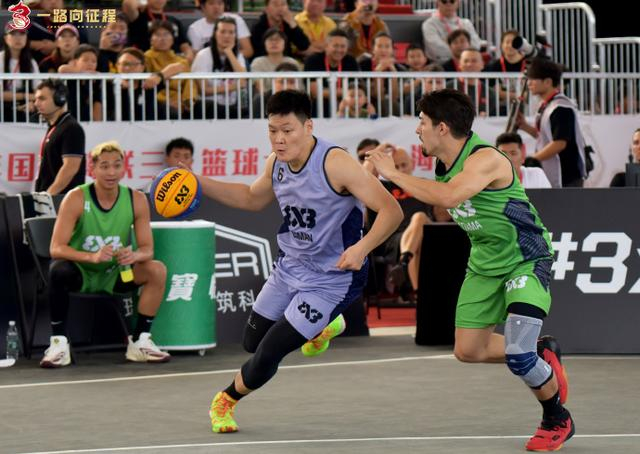 张宁（左）不断为中国队赚取积分。 图片来源：中国三人篮球国家队