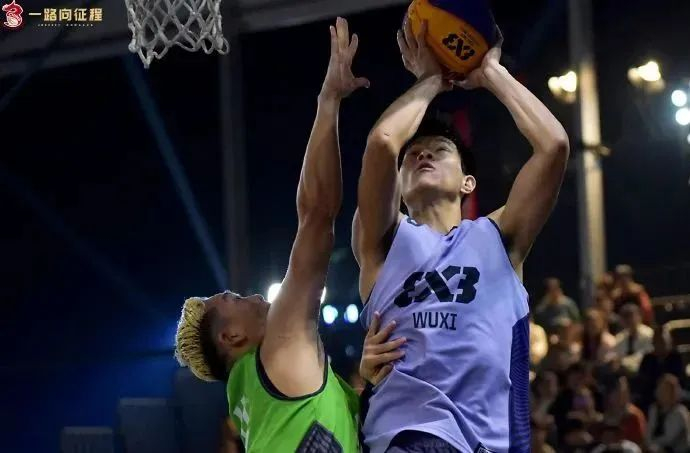 和国外高水平球员组队后，中国球员的水平不断提高。