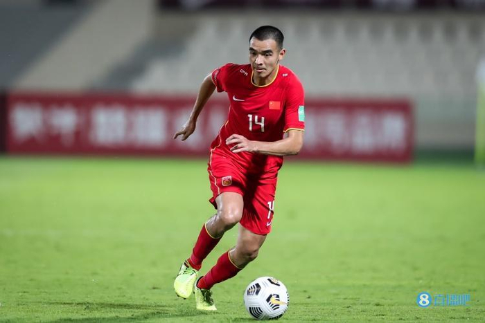 足球报:国足的隐患是后腰和右路位置,刘彬彬或是右翼卫选项|刘彬彬