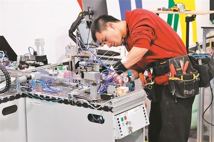 赖孔春已累计参加过20余次职业技能竞赛.