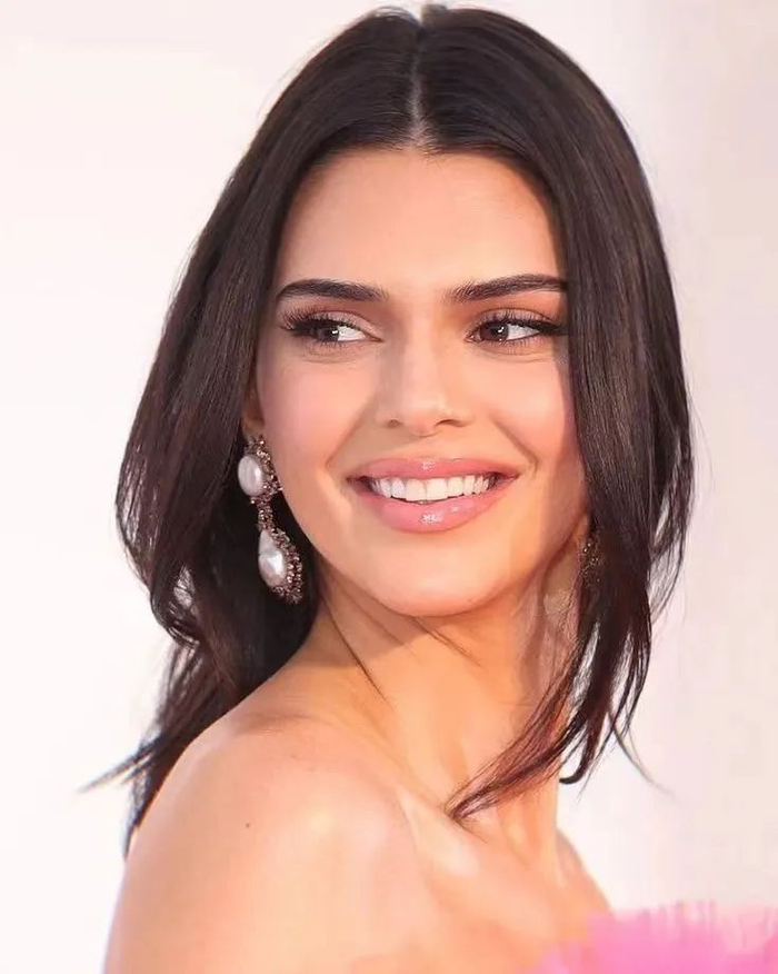 肯豆超模脸vs金姐金小妹的网红脸哪个吸金力更强