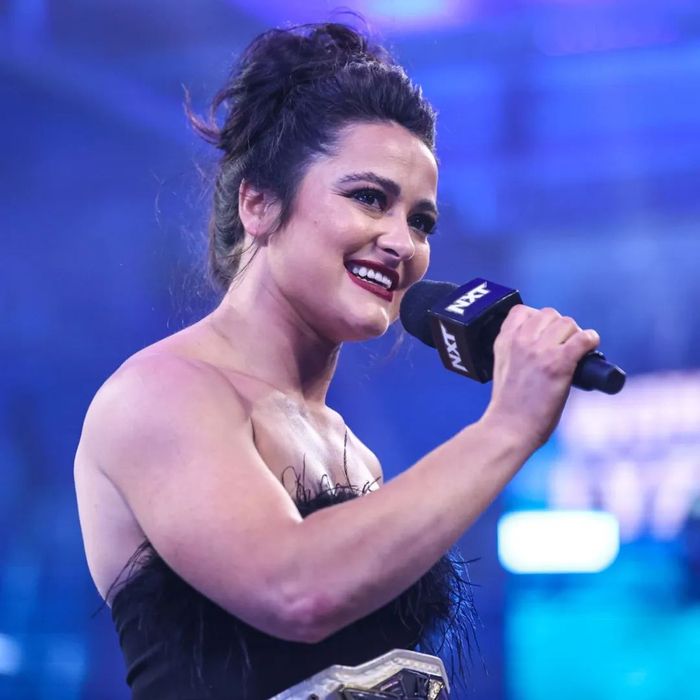 nxt|李霞一脚送走保安 剑指nxt女子冠军|奥兰多|观众席|贝基_新浪新闻