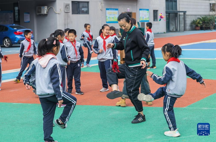 浙江湖州:多举措保障中小学"课间十分钟"|中小学|浙江省|体育_新浪