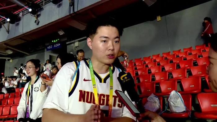 河南广播电视台记者 郑阳:把咱们广西的特色,从自然到人文,从古代到