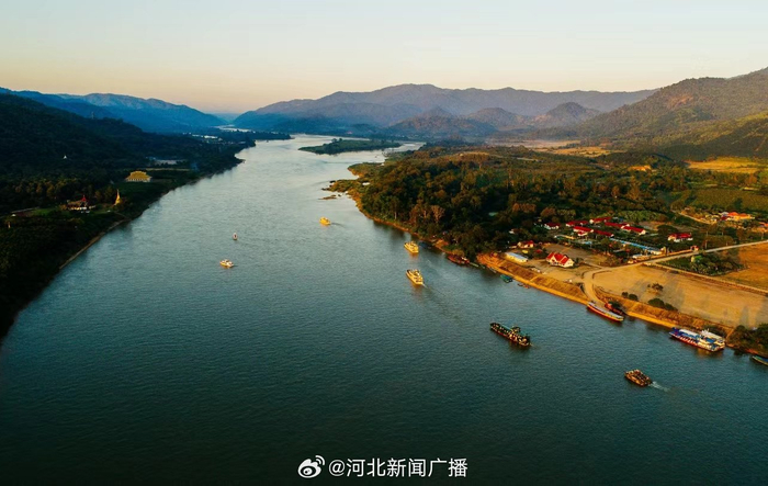 澜沧江—湄公河承载着文明与友谊,和平与发展,光荣与梦想,连接起了