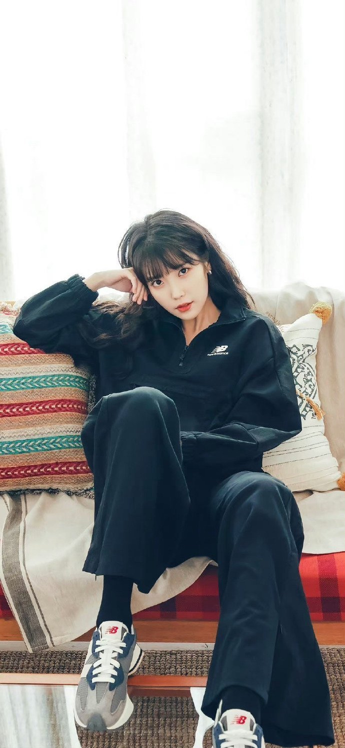 iu李知恩每个造型都好好看!|李知恩|造型_新浪新闻