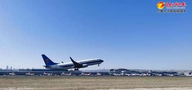 　　航班正在起飞。资料图片