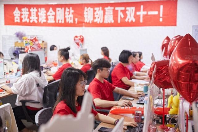 ▲大促开启后，入驻拼多多百亿补贴的农货、国货商家同比增长了2倍以上。文万周|摄