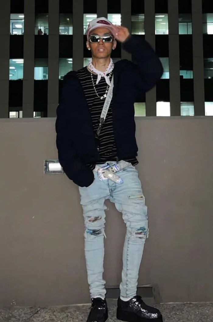 朴宰范的魅力可不是hip pop穿搭可以挡住的|穿搭|朴宰范_新浪新闻