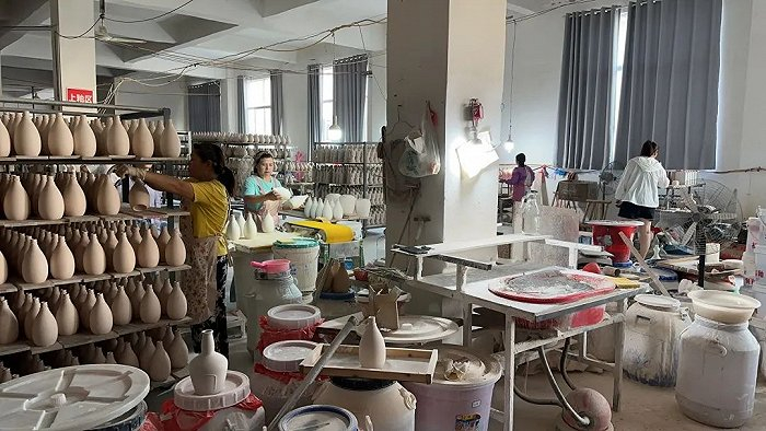 旭升制瓷车间，现代工艺与古老瓷器 唐辰拍摄