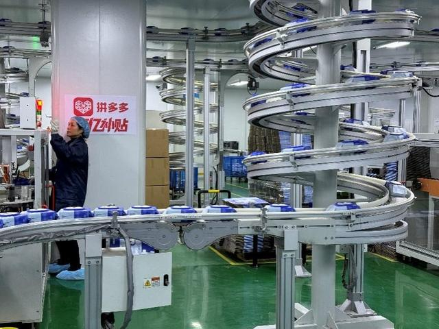 ▲大促期间，德佑湿巾热销三四线城市。欧阳荟|摄