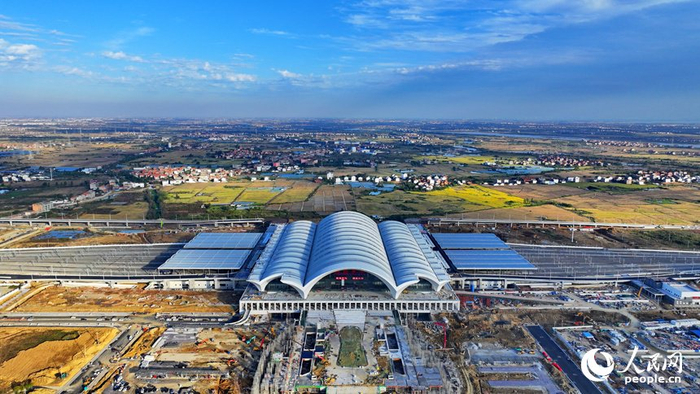 江西南昌高铁站建设忙