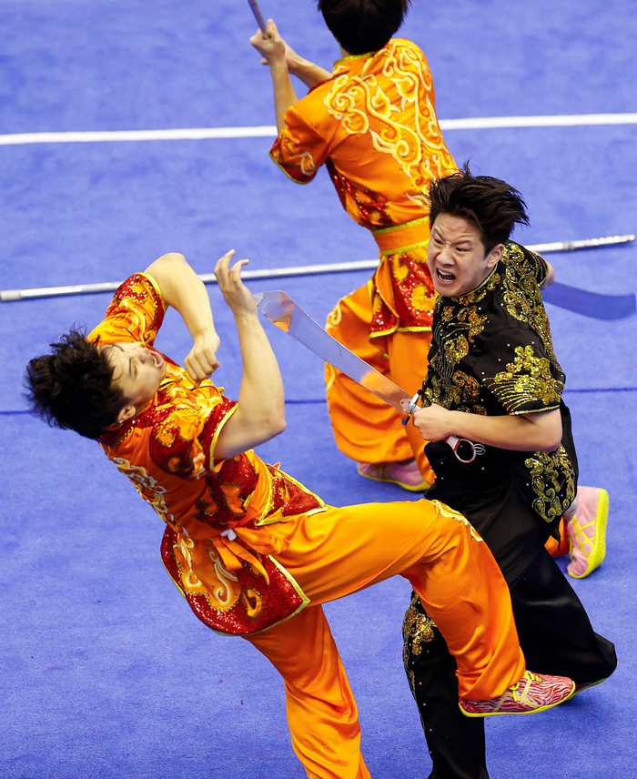 武术套路——大学组男子对练赛况|武术|季军|天津队_新浪新闻