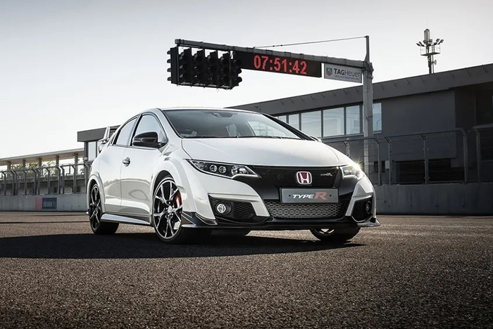 2007年本田推出了日规的type r(fd2)以及欧规的type r(fn2),日规版本