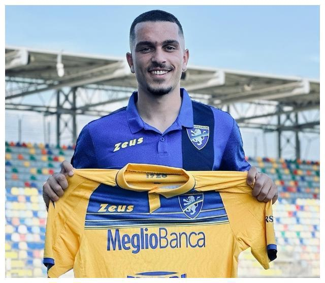 1米76小快灵边锋造2场3球,未来贝里模板现身|弗罗西诺内|伊布|拜仁