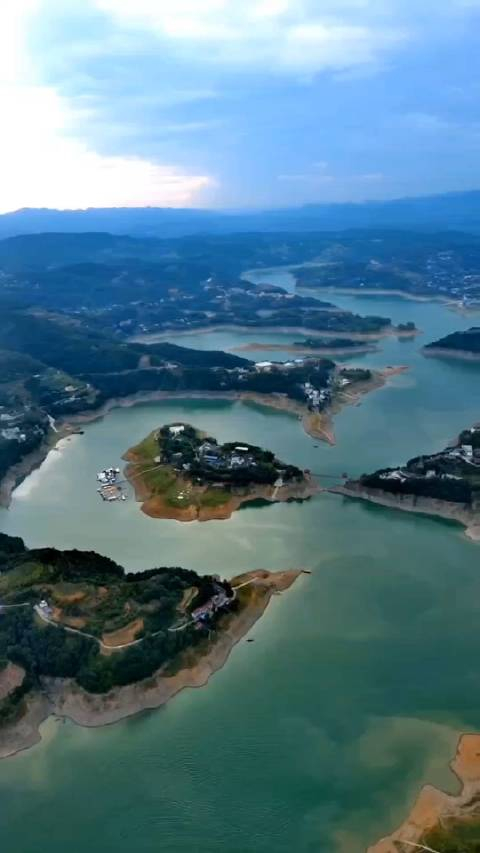 瀛湖风景区位于陕西安康市汉滨区有陕西千岛湖之称