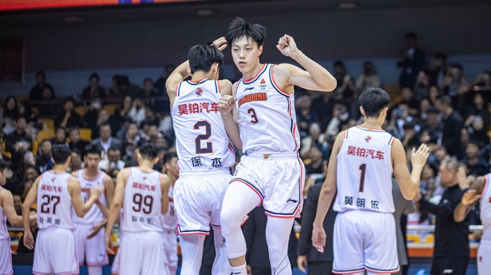 广东男篮迎来两大喜讯杜锋给全队提新要求曝球队接触顶级锋线