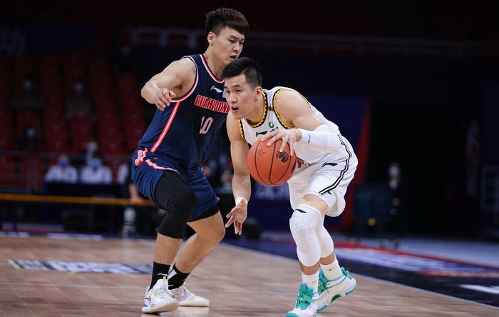 赵睿 郭艾伦休战,cctv5等4平台直播|cba|新疆|辽篮_新浪新闻