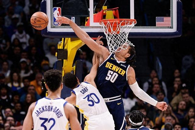 库里丢绝平上篮仍是关键先生!