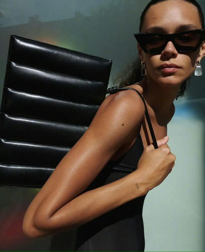 phoebe phoebe的"精英主义"和金小妹的"精英式审美",到底有什么区别?