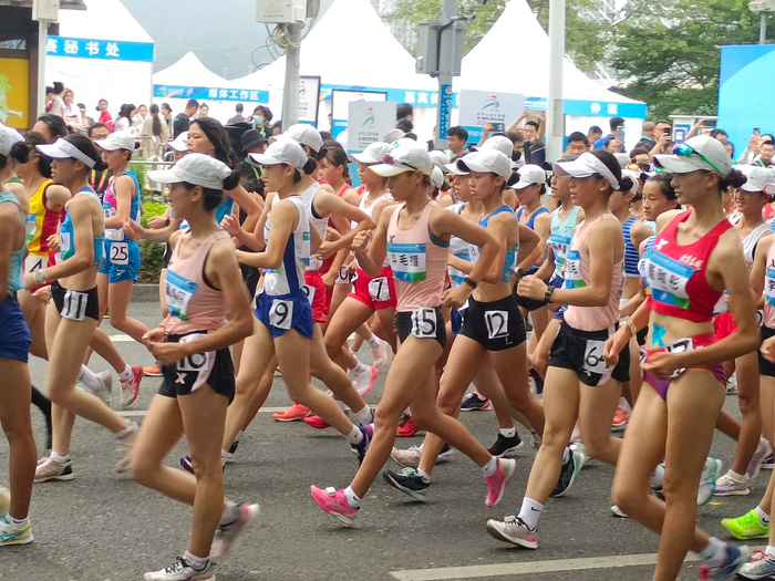 第一届全国学生青年运动会女子中学组3000米竞走昆明体校学生唐梦婷