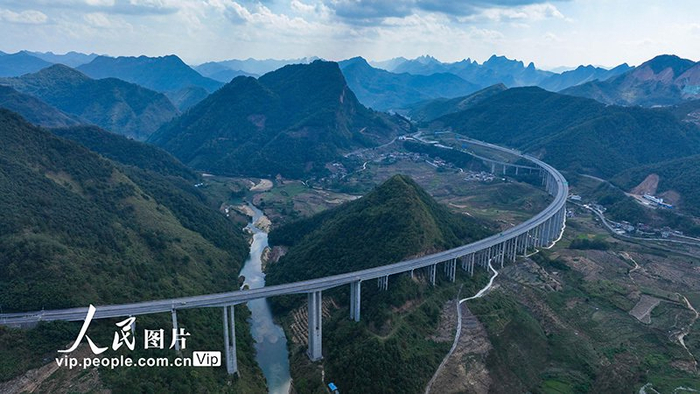 贵州镇宁交通路网助力地方经济高质量发展