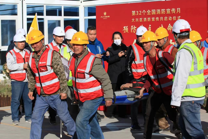 大兴在施工地消防大练兵一线建筑工人上演教科书式救火