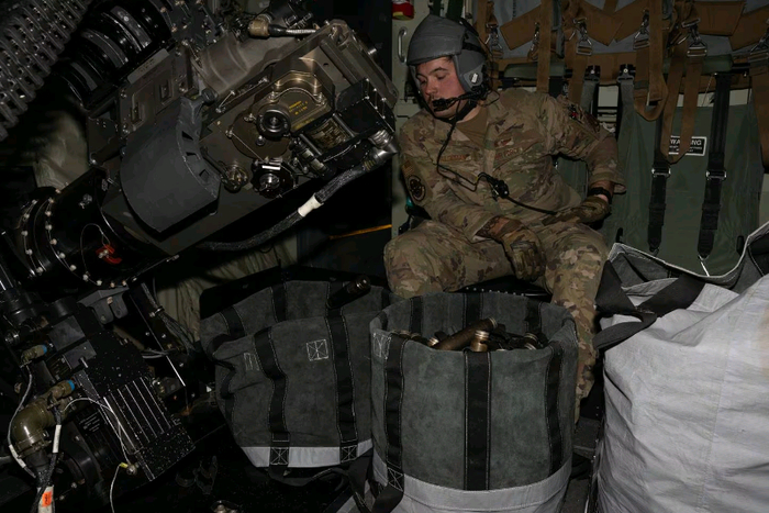 ac-130j装备的105毫米榴弹炮