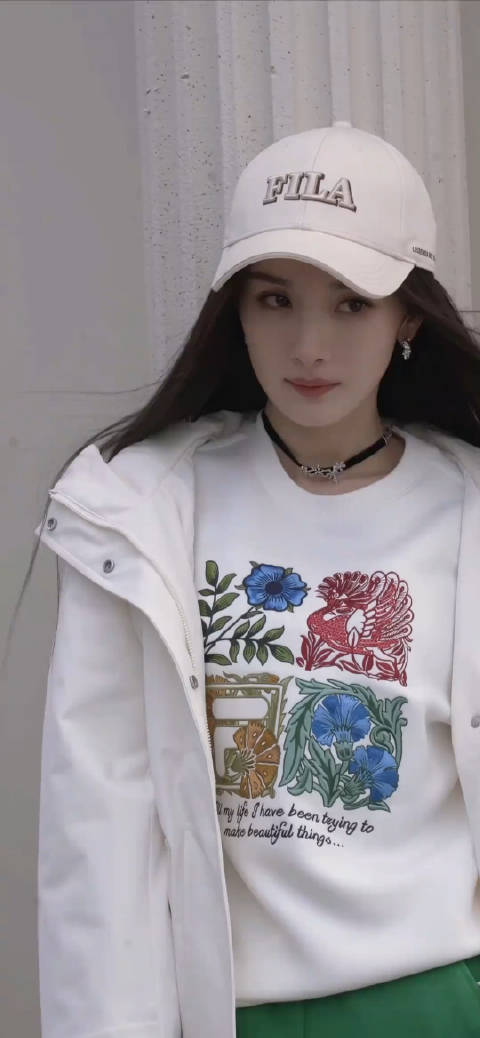 杨幂运动风运动风的幂姐也美得很高级啊