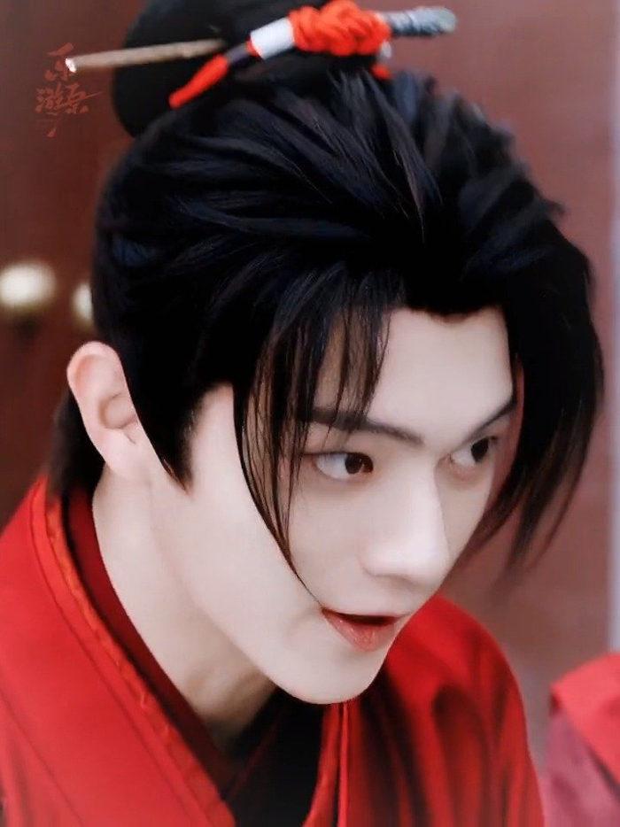李嶷红衣少年郎好帅气的小郎君红衣李嶷好绝哇结两次婚你们小情侣主打