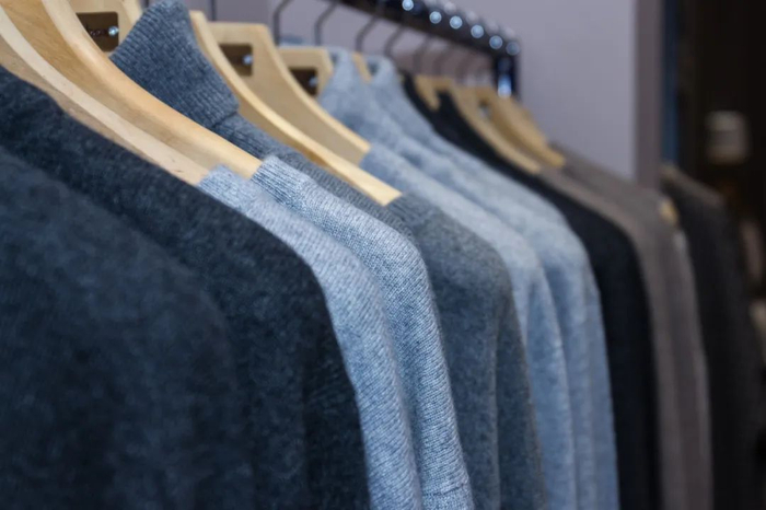 羊毛的衣服柔软但不大亲肤。（图/图虫创意）