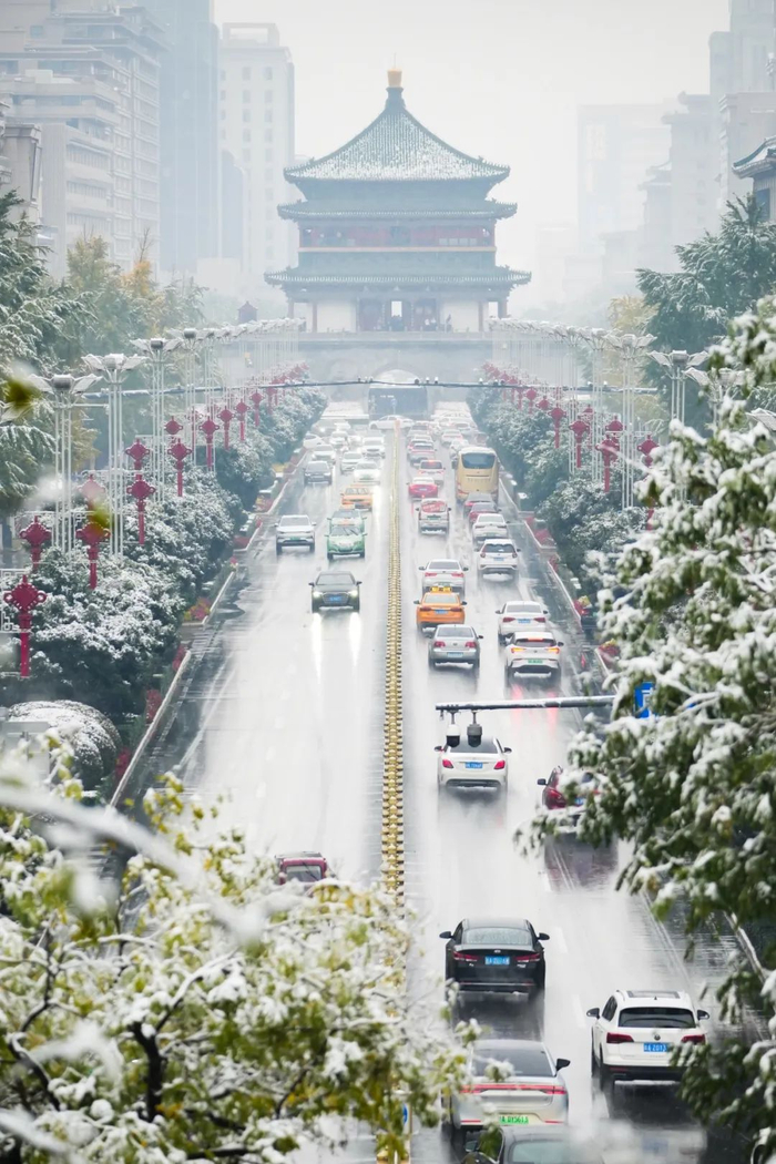 自带bgm##西安大雪纷飞##西安下雪了##西安第一场雪有点猛#如约而至