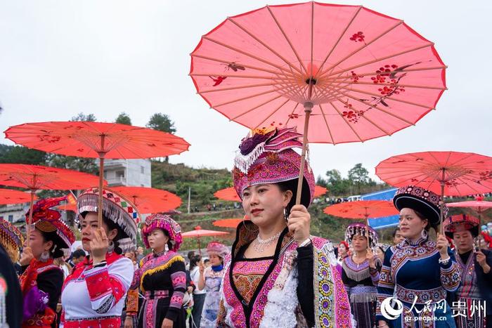 貴州黃平苗族同胞盛裝慶祝蘆笙會