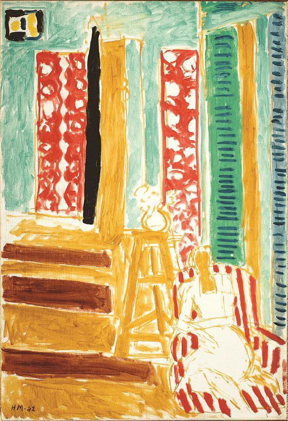             阳光透过窗格照进室内          