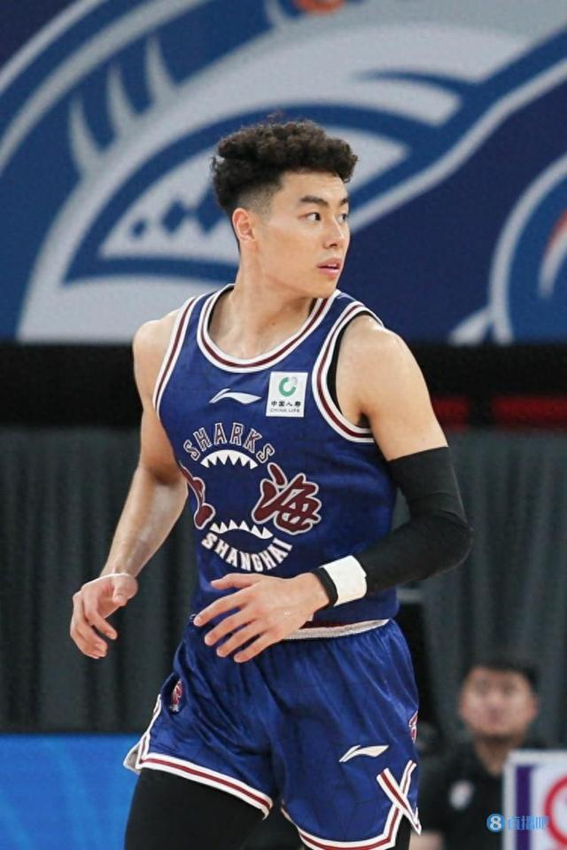 直播吧11月11日讯 今日cba常规赛,上海对阵北控.