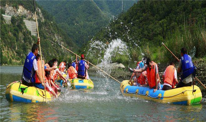 南阳西峡灌河漂流景区,被人们称为中原第一漂