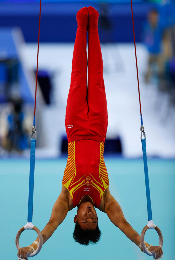 体操——男子甲组吊环决赛赛况|体操|吊环|运动会_新浪新闻