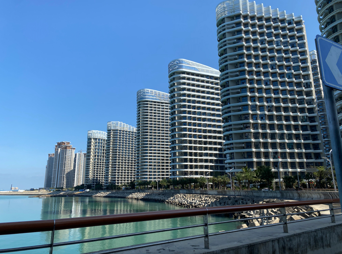 而这些便宜到哭的海景房背后,其实是目前空置率最高的商品房产品带来