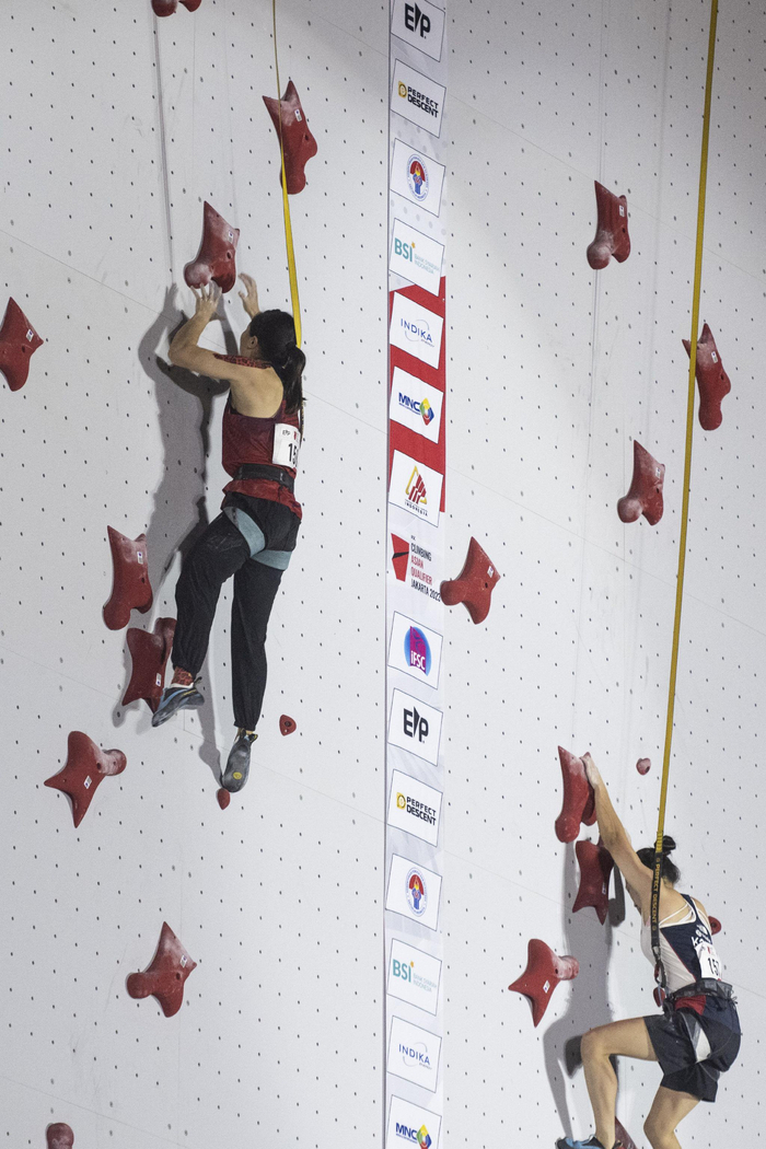 攀岩——国际攀联亚洲区奥运资格赛:邓丽娟女子速度赛夺冠|邓丽娟